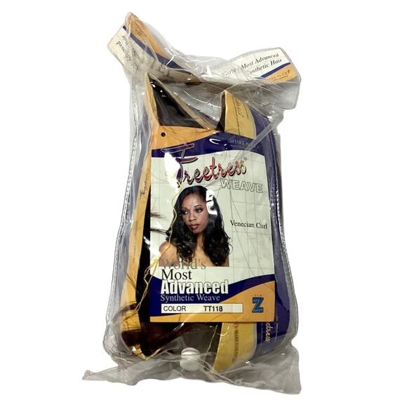 Shake N Go Freetress Venecian Curl Weaving - Picture 3 of 4